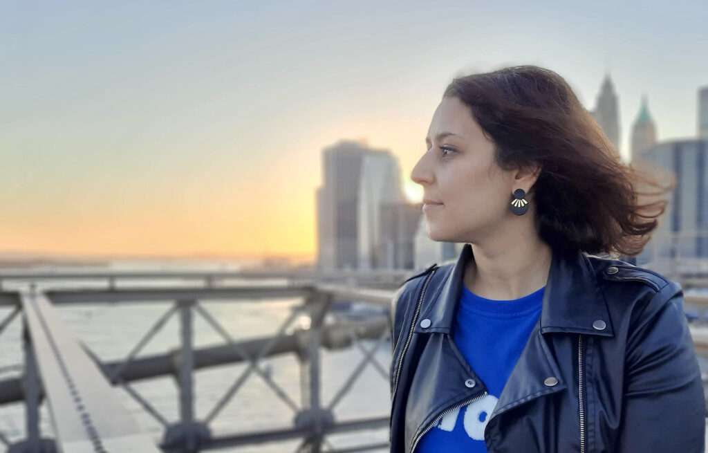 Marion sur le Brooklyn Bridge