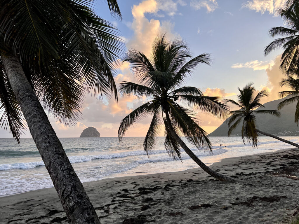 Plage du Diamant au coucher du soleil