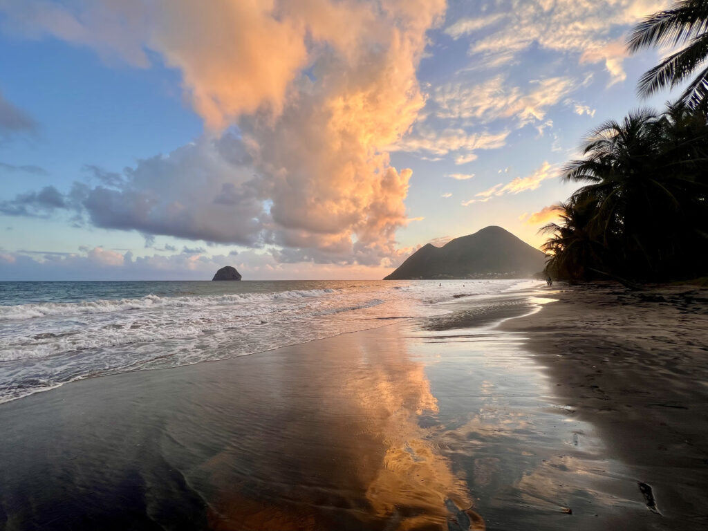 Plage du Diamant au coucher du soleil